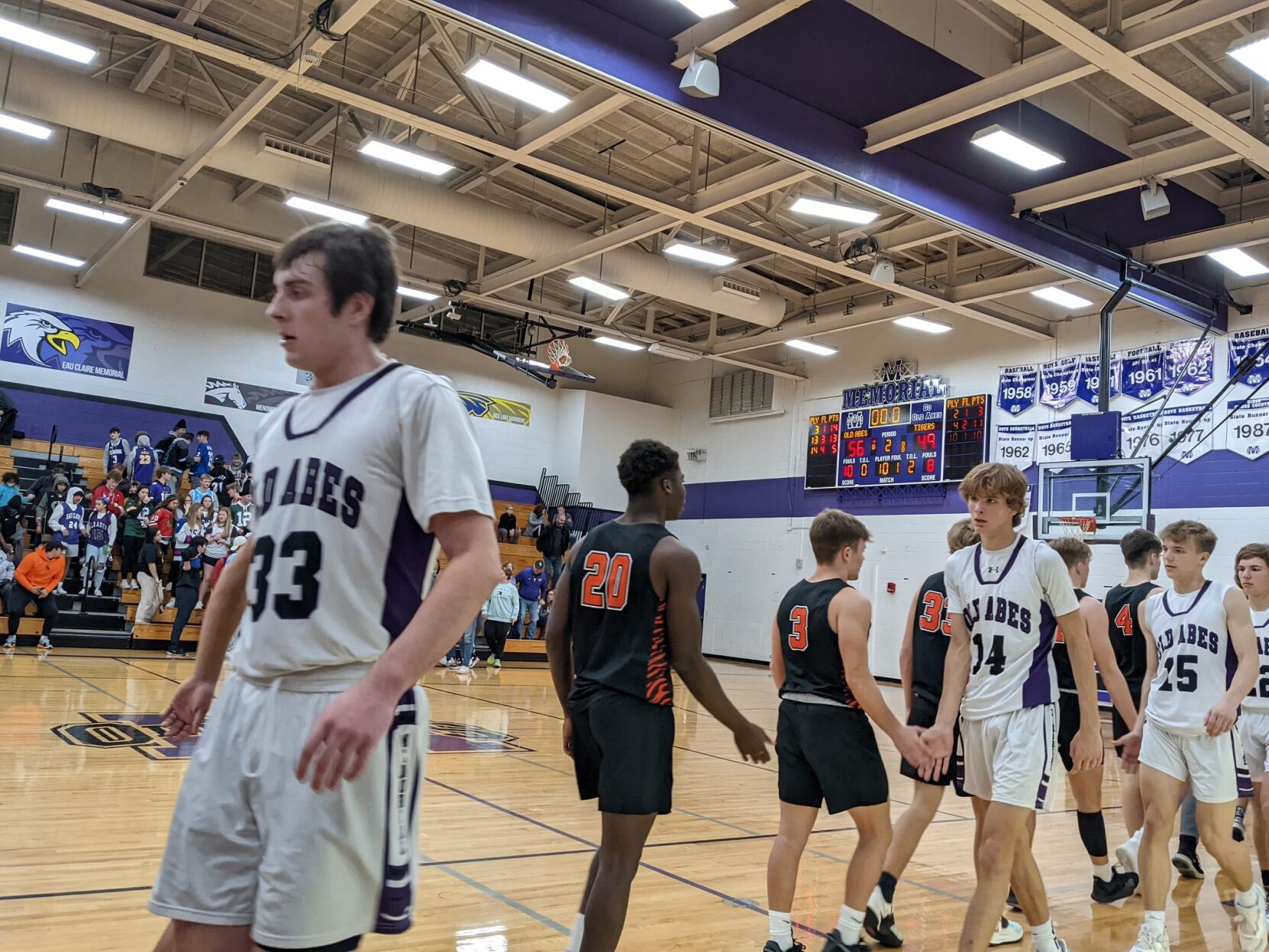 112321 Memorial Marshfield boys basketball